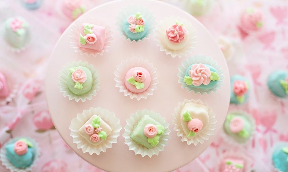 cupcakes-8616443_1280